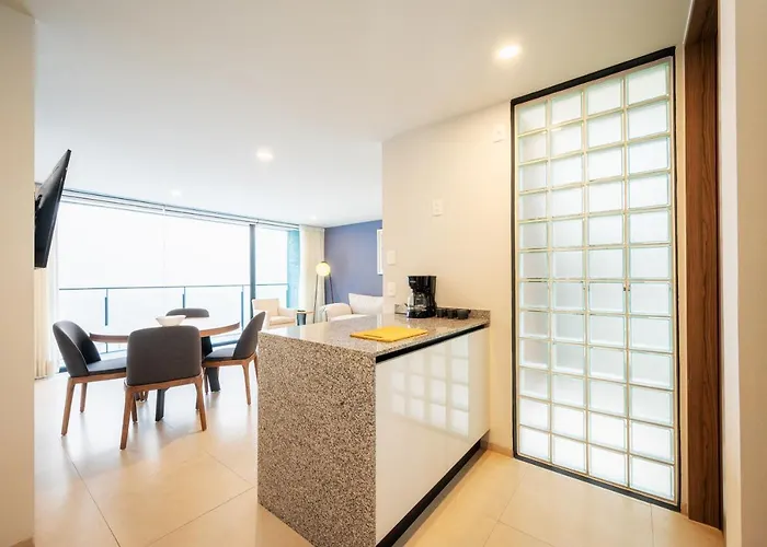 Apartahotel Capitalia Living - - Céfiro Cinco 3*